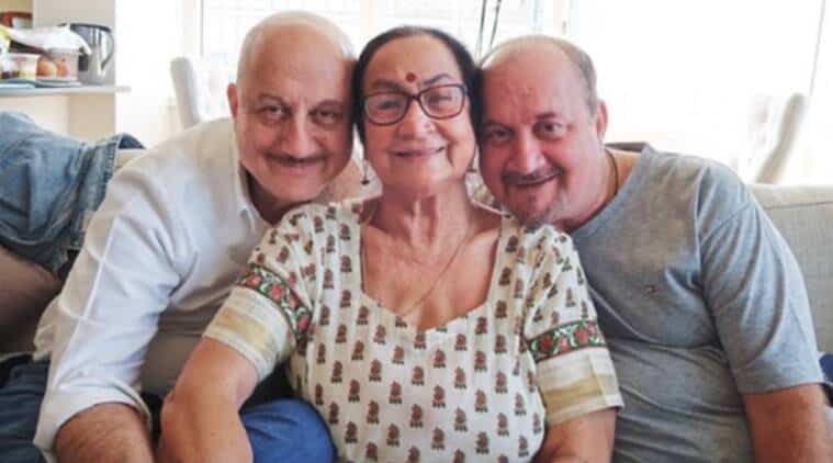 Anupam Kher with mother and brother
