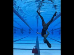 Netizens are stunned by a woman’s underwater upside-down ‘catwalk.’ View this viral video