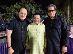 “Aapki Uunchai hi aapki Saaransh hai,” said Anup Jalota to an emotional actor Anupam Kher when the latter shared stage with Talat Aziz who sang Daddy’s