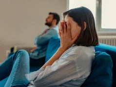 6 things one should never tolerate in any relationship-they are a warning sign!